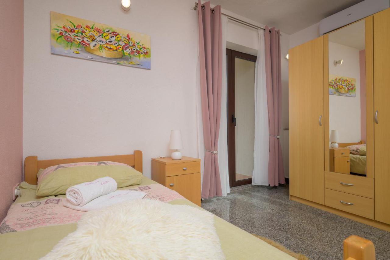 Holiday Apartment Ariella Krizanici Exterior photo